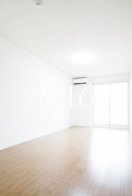 【居間・リビング】 | リブリ・花 | 洋室のお部屋です。