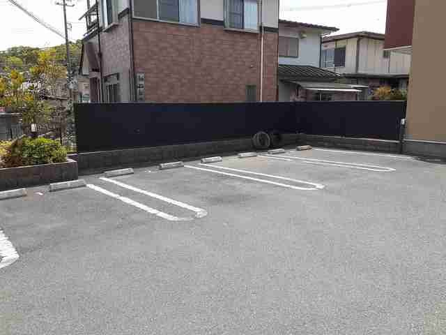 ヴィラ・カンナミの駐車場|駐車場完備です