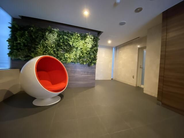 クレジデンス神谷町のエントランス