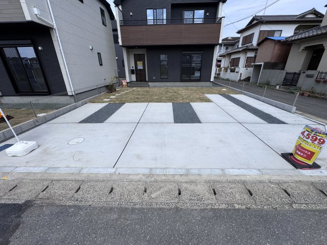 松戸市栄町西５丁目新築戸建【古ヶ崎小学校：9分】の駐車場|駐車スペース・並列3台駐車可