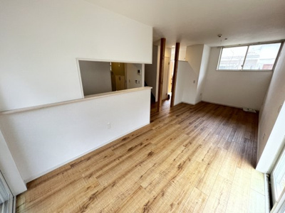 【居間・リビング】 | ノーブルタウン豊中 | ※同タイプの写真となり、実際のお部屋とは異なる場合があります