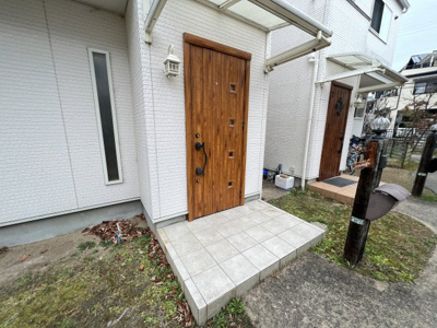 【エントランス】 | ノーブルタウン豊中 | ※同タイプの写真となり、実際のお部屋とは異なる場合があります