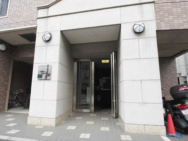 ステージファースト千石のエントランス