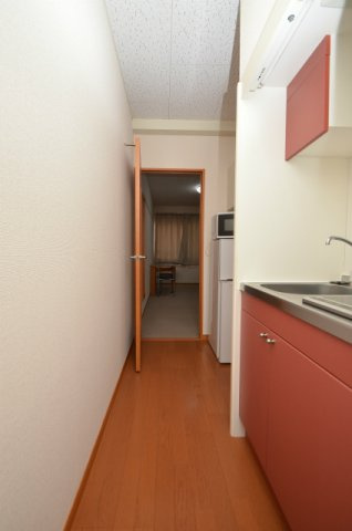 北九州市八幡西区下上津役３丁目のアパートの玄関