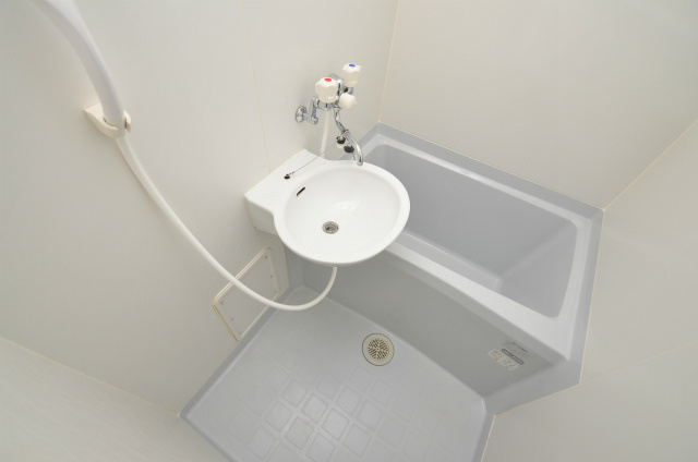 北九州市八幡西区下上津役３丁目のアパートの浴室