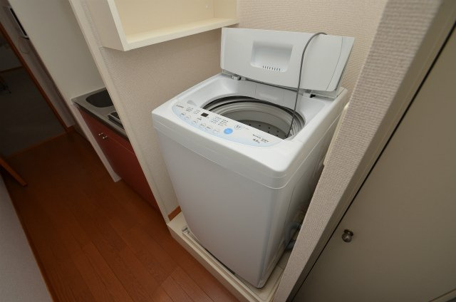 北九州市八幡西区下上津役３丁目のアパートの洗面所|洗濯機