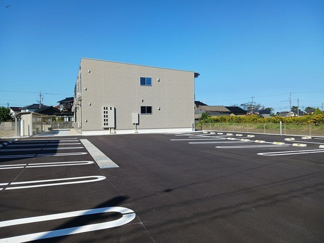 ヌーヴォー・リジェルⅢの駐車場|駐車スペースもあります