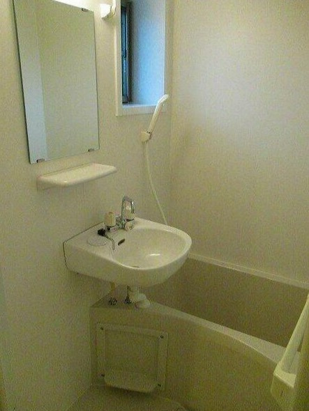 狛江市元和泉１丁目のアパートの浴室