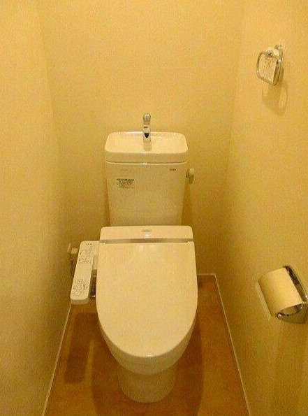 狛江市元和泉１丁目のアパートのトイレ