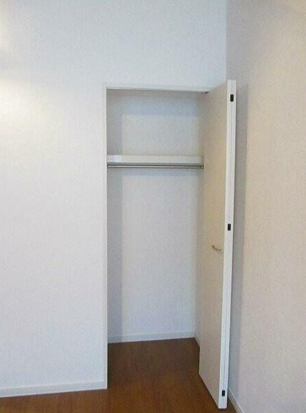 狛江市元和泉１丁目のアパートの収納