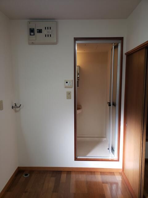 ハピネス２の玄関