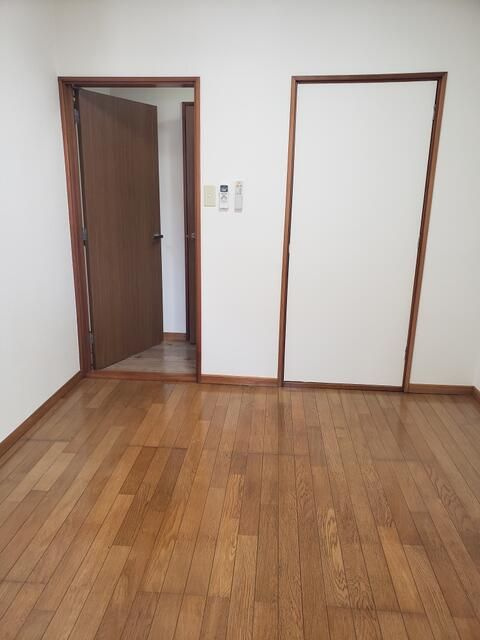 ハピネス２の居間・リビング