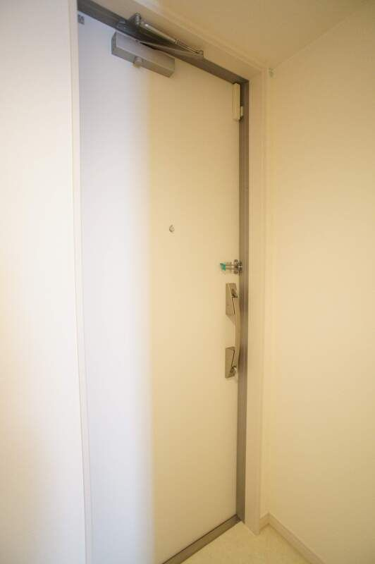 リブリ・ジュネスⅣの玄関