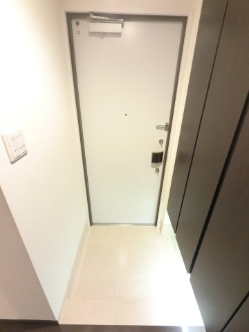 ルネライラタワー船橋の玄関