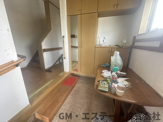 宮崎市波島2丁目　中古住宅の玄関