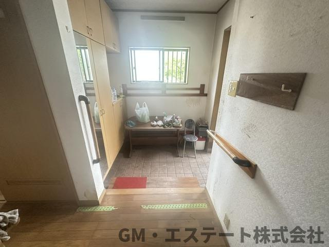 宮崎市波島2丁目　中古住宅の玄関