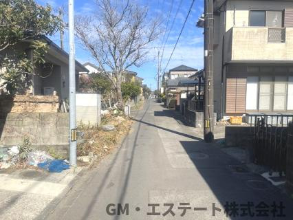 宮崎市波島2丁目　中古住宅の前面道路含む現地写真|東側接道