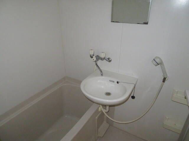 ロワジール貫井Ｄの浴室