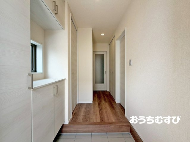 尾張旭市東印場町(全5棟)の玄関