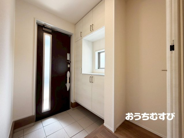 尾張旭市東印場町(全5棟)の玄関