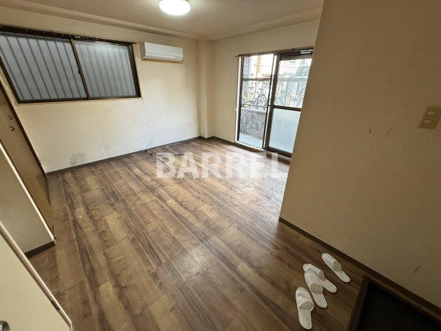 メゾンカッサ庄内の居間・リビング