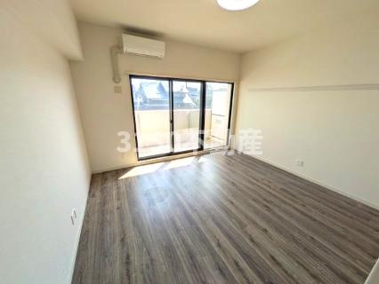 クリスタルランドの外観