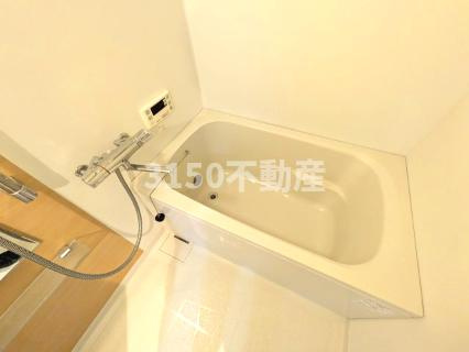 クリスタルランドの外観