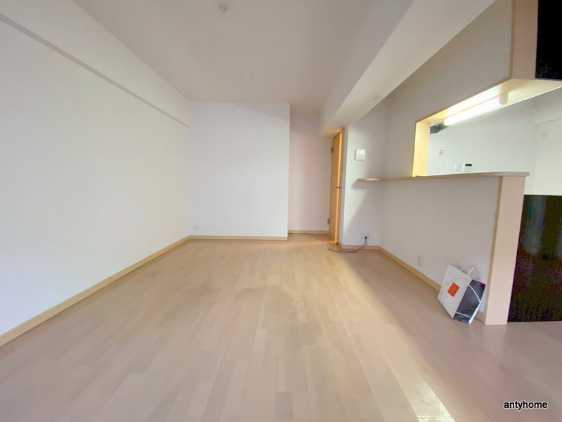 テラジハイツ　仲介手数料無料の居間・リビング