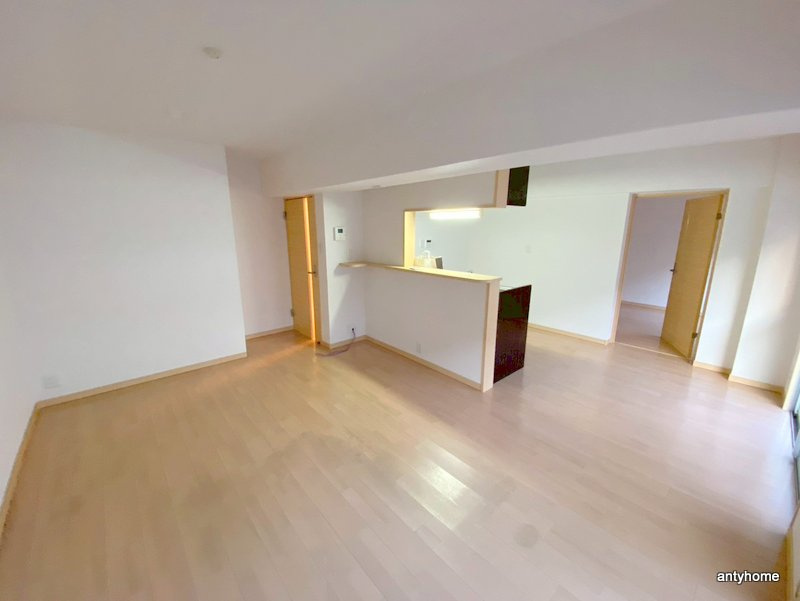 テラジハイツ　仲介手数料無料の居間・リビング