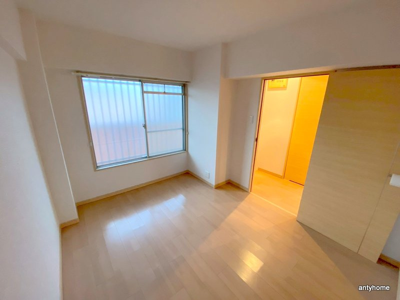 テラジハイツ　仲介手数料無料の居間・リビング