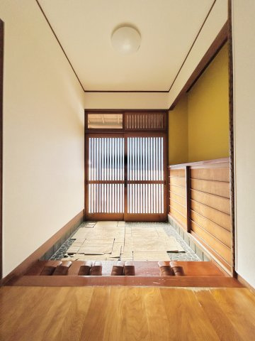 桐生市天神町の玄関|靴の着脱も楽々な広々玄関！
下駄箱収納付き◎