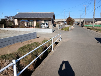 【前面道路含む現地写真】 | リーブルガーデン．S　深谷宿根第３　 | 現地前面道路（2026年02月03日）撮影