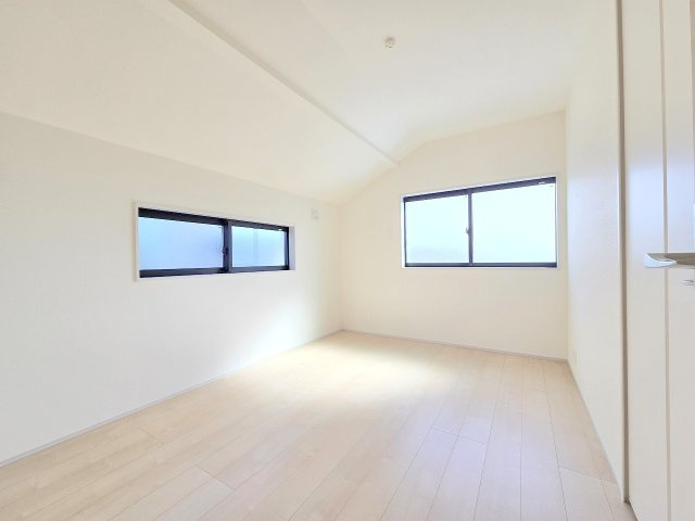 羽村市小作台4丁目　全6棟の洋室