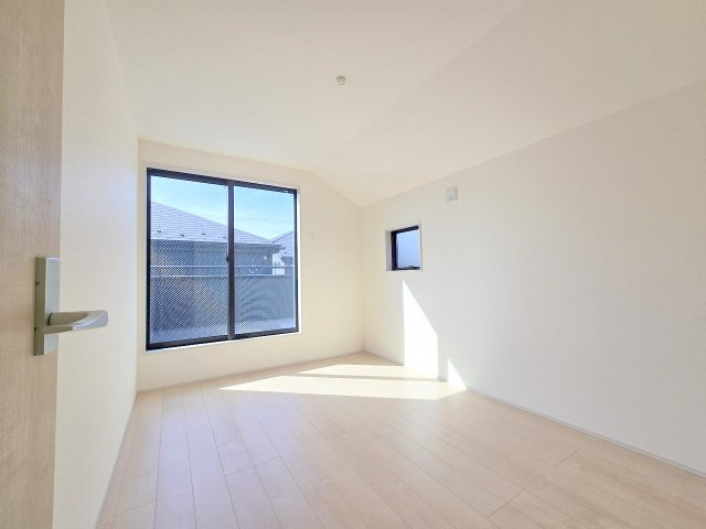 羽村市小作台4丁目　全6棟の洋室