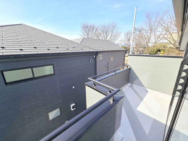 羽村市小作台4丁目　全6棟のバルコニー