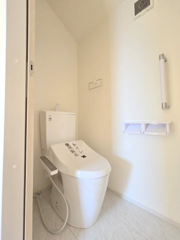 羽村市小作台4丁目　全6棟のトイレ