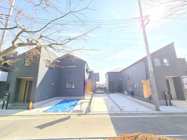 羽村市小作台4丁目　全6棟の前面道路含む現地写真