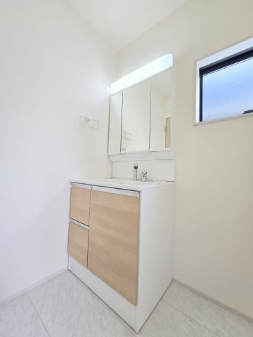 羽村市小作台4丁目　全6棟の独立洗面台