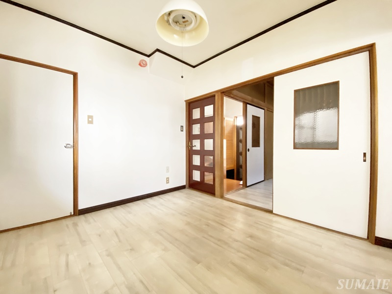 川口TWELVEハウスの居間・リビング|別角度から見たダイニングです☆