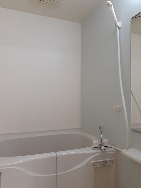 ノイソレイユの浴室