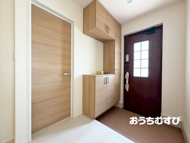 尾張旭市東印場町(全5棟)の玄関