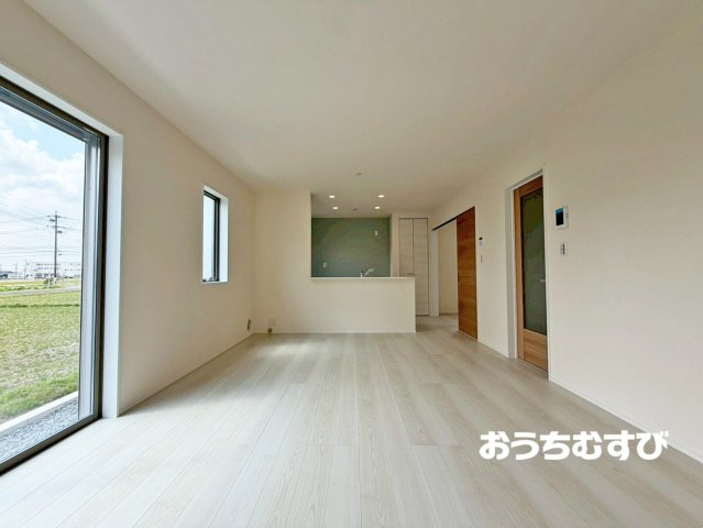 尾張旭市東印場町(全5棟)の居間・リビング