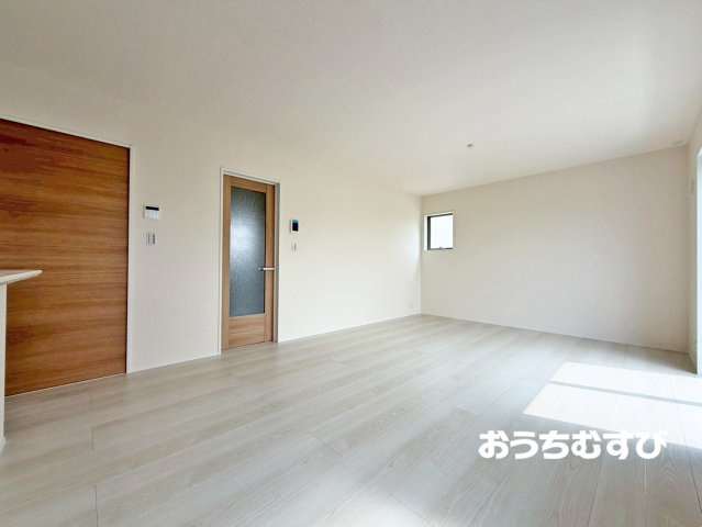 尾張旭市東印場町(全5棟)の居間・リビング