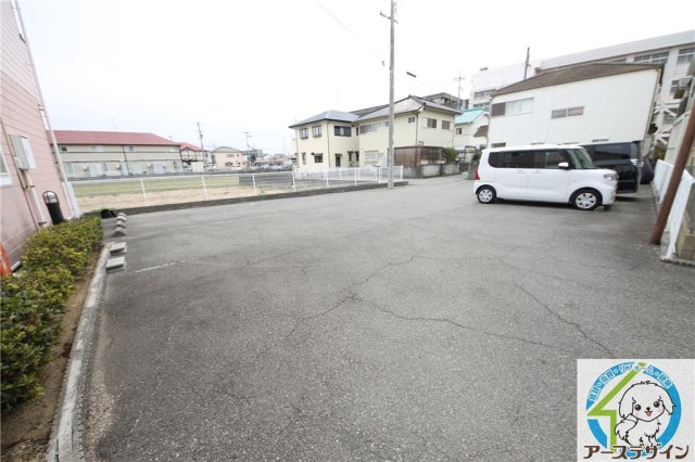 アレグラールⅡの駐車場
