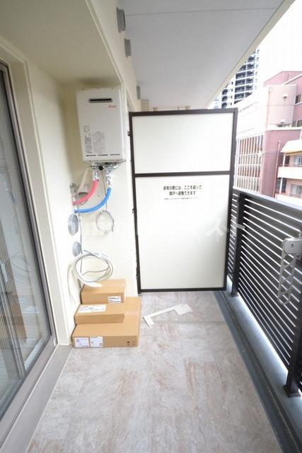 FRONT FIELD Tennojiのバルコニー|カラーバリエーション有