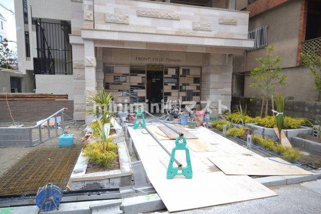 FRONT FIELD Tennojiのエントランス