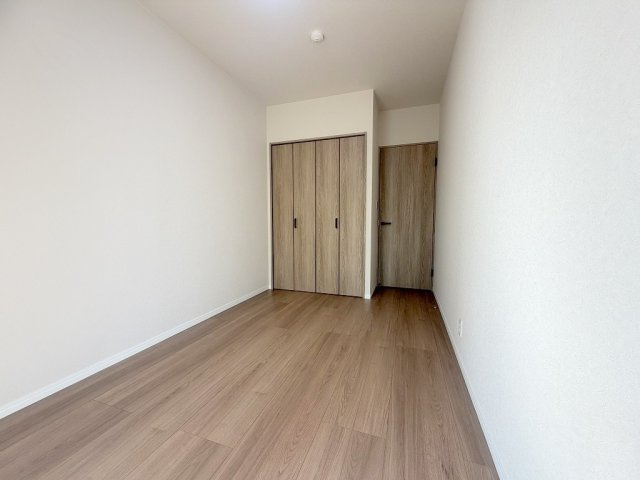 ウッドパーク吉川きよみ野　C棟の洋室|クローゼット完備の洋室5.6帖