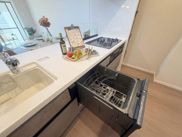 ウッドパーク吉川きよみ野　C棟のキッチン|家事の時短につながる食洗機付