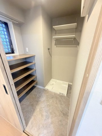 ウッドパーク吉川きよみ野　C棟のランドリースペース|タオルやストック品がたっぷり収納できるランドリールームです