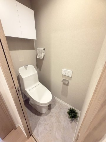 ウッドパーク吉川きよみ野　C棟のトイレ|トイレ新品交換済みです